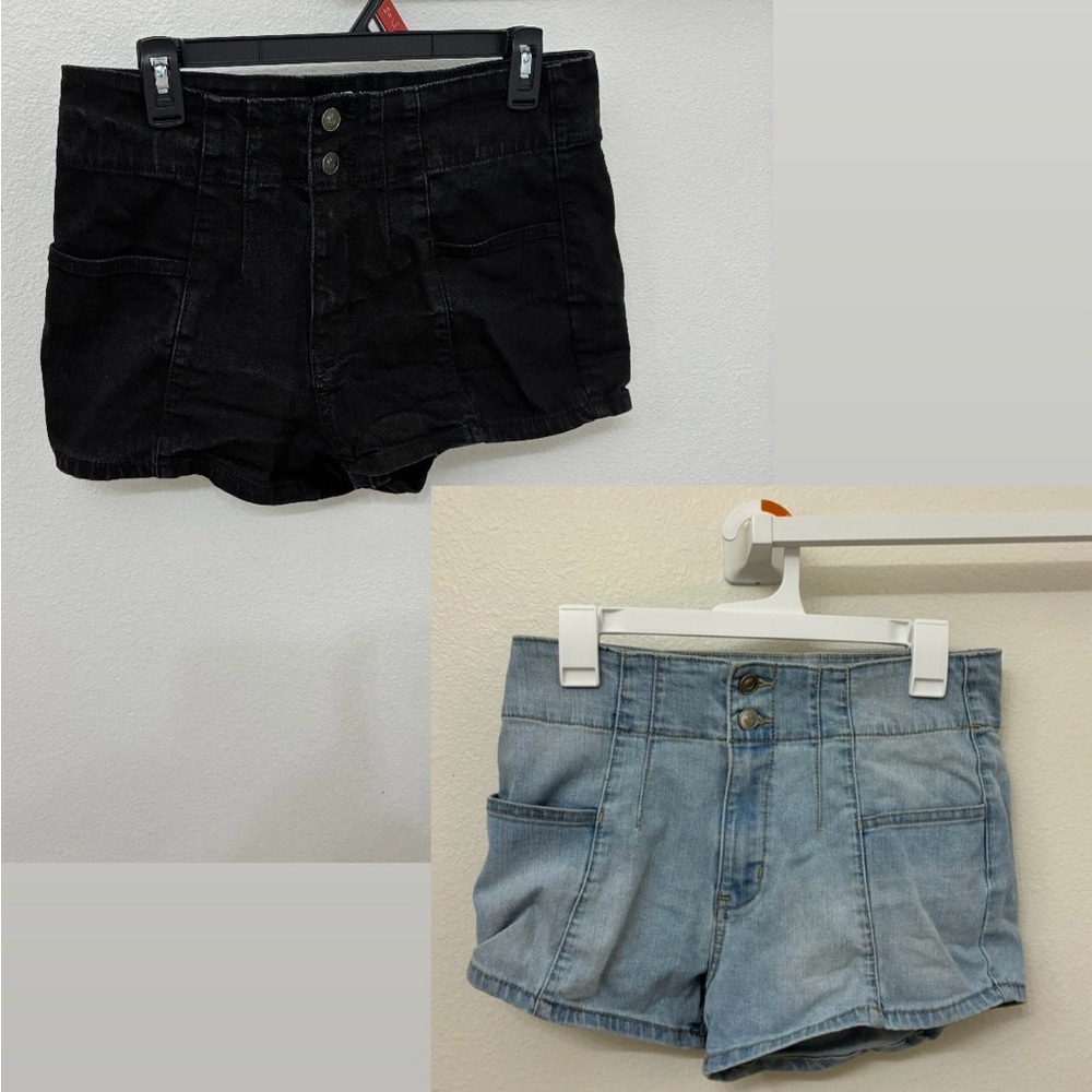 2 No Boundaries High Waist Women's Shorts